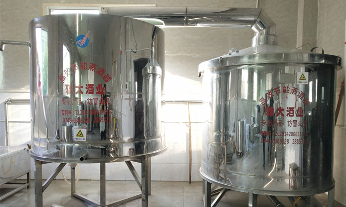 蒸汽釀酒設(shè)備酒坊里的傳統(tǒng)手藝,無(wú)法比擬的美味純糧白酒