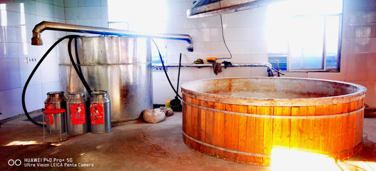 窖藏酒庫(kù)和釀酒車(chē)間