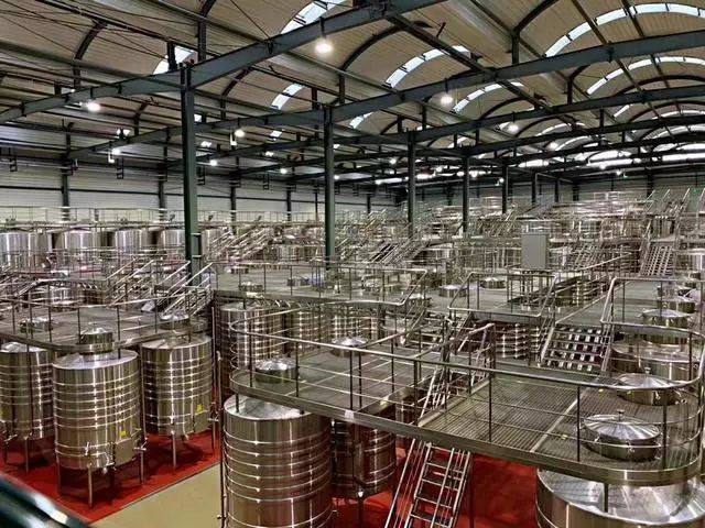 西鴿酒莊葡萄酒釀酒車(chē)間